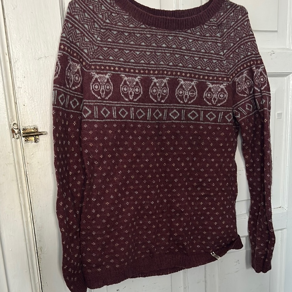 S—Burgundy Owl Pattern Sweater